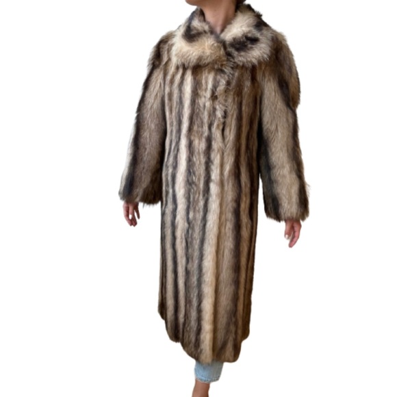 Women’s Vintage Tanuki Racoon Long Fur Coat - Picture 2 of 12